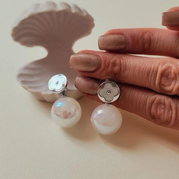 گوشواره مروارید سفید