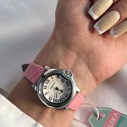 ساعت مچی زنانه بند چرمی صورتی برند مرویکا طرح کارتیه عدد رومی