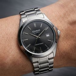 ساعت کاسیو.