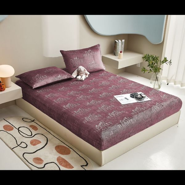 کاور تخت دو نفره 180*200 مخمل کشدار مارک بلک ایگل برند پاریس ،ارسال پس کرایه