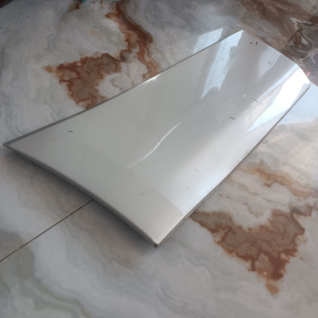 قاب فلاپ پایین درب سوزوکی ویتارا عقب راست (نقره ای) (فابریک ژاپن در حد نو) 7759065j00