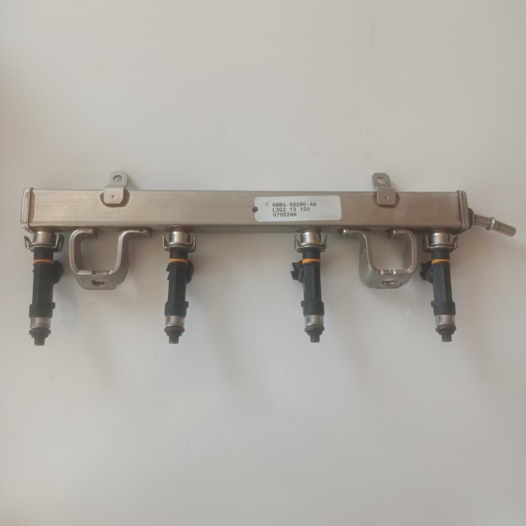 ریل سوخت و سوزن انژکتور مزدا 3 قدیم و جدید (فابریک Ford در حد نو) 6m8g9d280aa