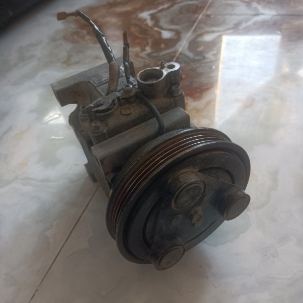 کمپرسور کولر مزدا 323 (فابریک پاناسونیک ژاپن کم کار در حد نو)