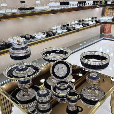سرویس پذیرایی ونیز سفید و مشکی با لبه های جذاب طلایی