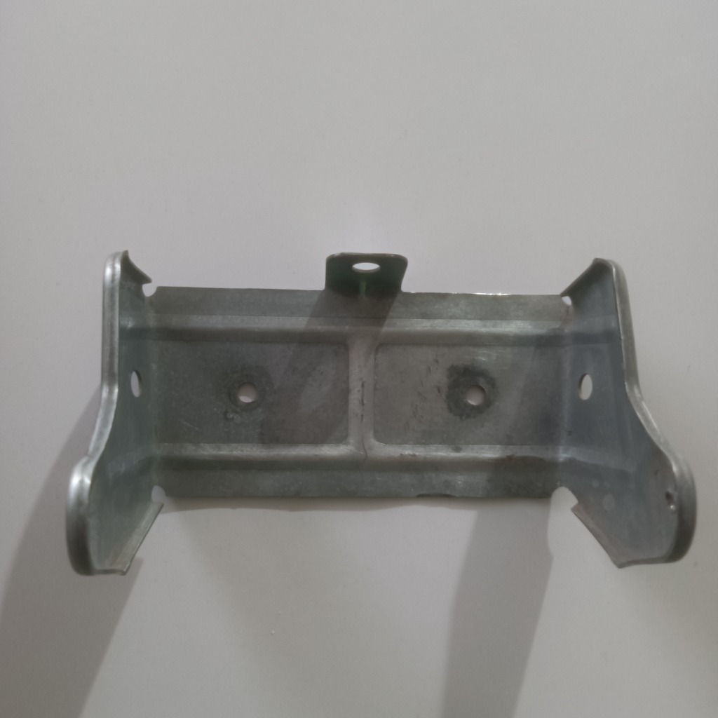 براکت جلوی کنسول وسط دوو سیلو (جلوی کنسول دور ترمز دستی) (استوک اصلی) 4040