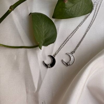 گردنبند ماه