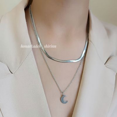 گردنبند دو ردیفه ی ماری و آویز ماه نقره ای