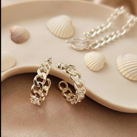 گوشواره نیمه حلقه ای کارتیر