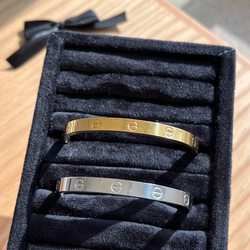 دستبند کارتیر لاو