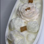 شمع قایقی گل‌دار – ترکیب هنر سنگ و موم