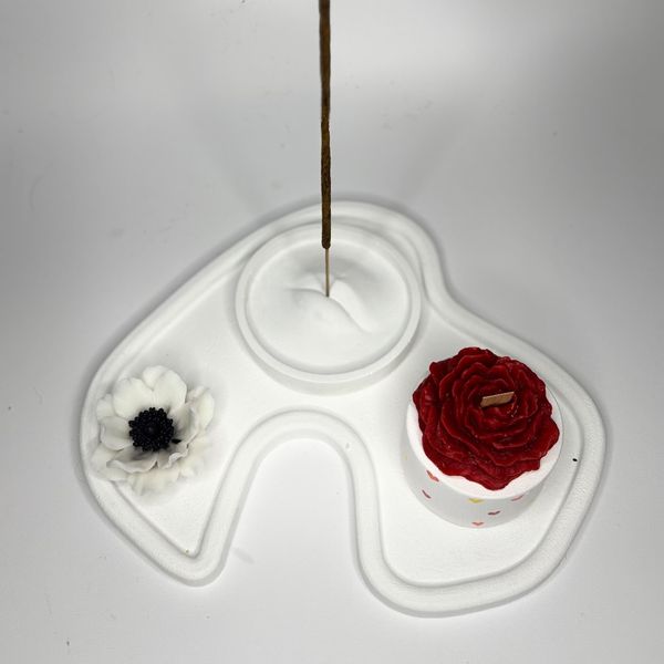 ست جاعودی و شمع گل‌دار – مدل عشق سفید