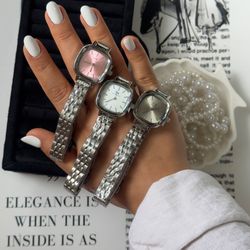 ساعت صفحه مربع DW