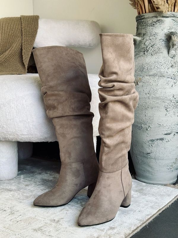 بوت بلند چروک پاشنه دار