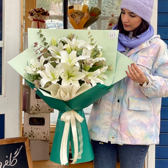 دسته گل “لورا”