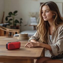 اسپیکر با کیفیت قرمز صدای شفاف