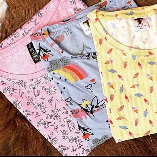 تیشرت زنانه نخی برند My Style طرح تکشاخه گل - رنگ صورتی ملایم