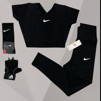 ست کراپ پشت پروانه ی و لگ مشکی فلامنت