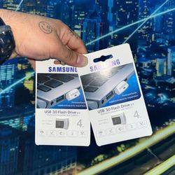 فلش 4گیگ سامسونگ فیت