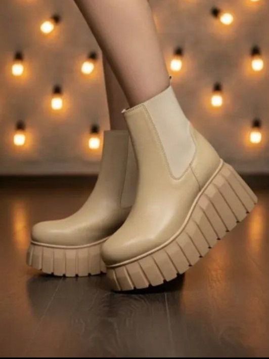 نیم بوت برشکا