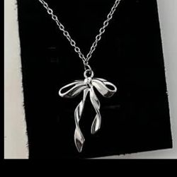 گردنبند پاپیون گره ای