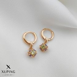 انگشتری نگینی مکعبی