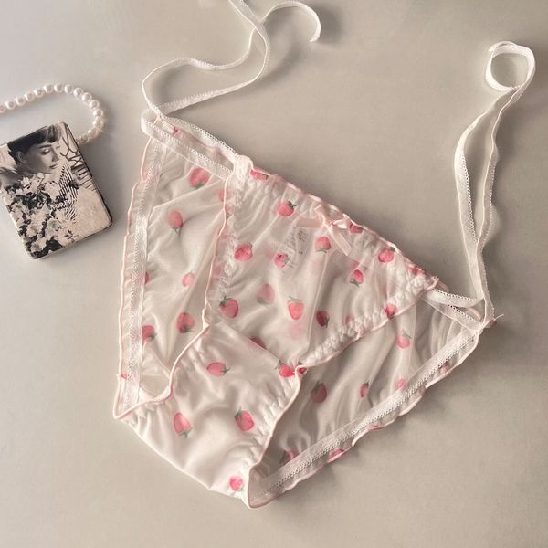 شورت توت فرنگی توری