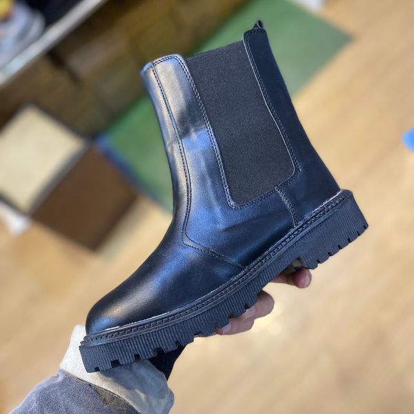 نیم بوت چلسی زنانه