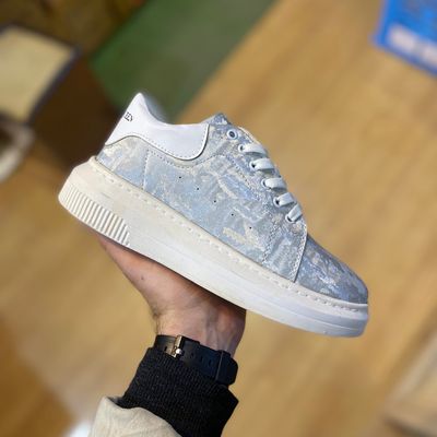 مک کویین زنانه