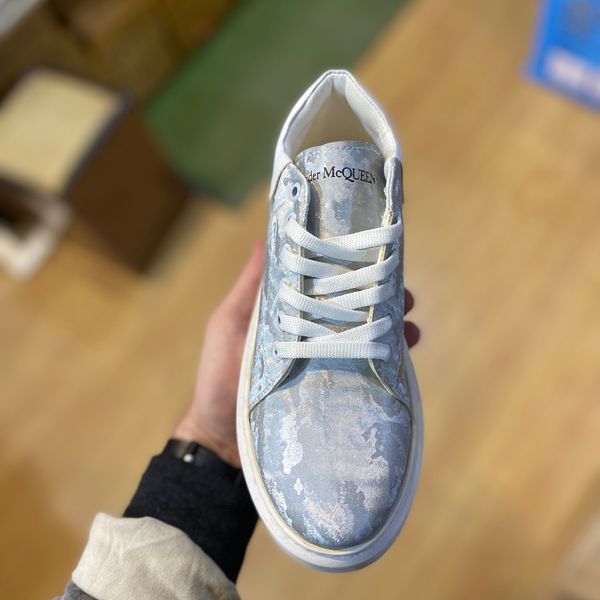 مک کویین زنانه