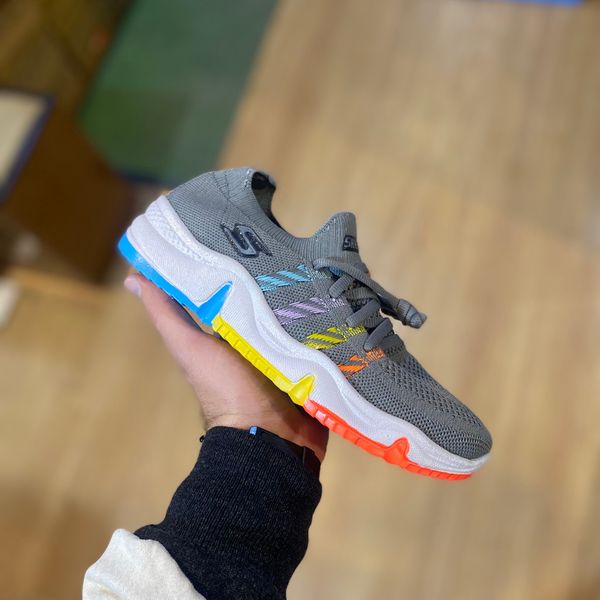 جورابی اسکیچرز زیره رنگی