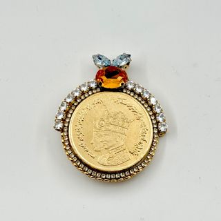 گل سینه پهلوی تاج گذاری (کهربایی و آبی)