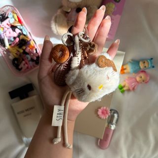 بگ چارم کیتی قهوه‌ای🤌🏻🐻🍩