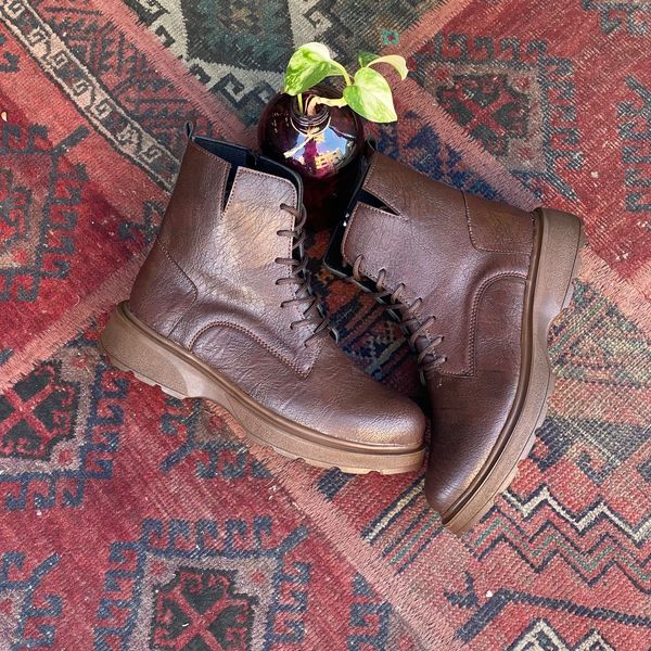 نیم‌بوت قهوای کد 16