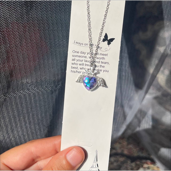 گردنبند قلب بالدار کهکشانی