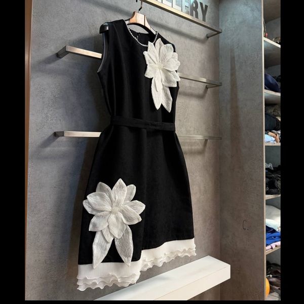 فلاورجان گل سفید حلقه ای