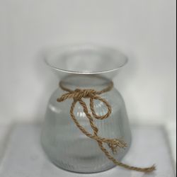 گلدان شیشه ای لیندا دارای ارتفاع 18سانت