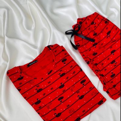 ست تیشرت و شلوار زنانه برند Attractive طرح قو مشکی (نخ پنبه - قرمز)