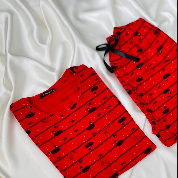 ست تیشرت و شلوار زنانه برند Attractive طرح قو مشکی (نخ پنبه - قرمز)