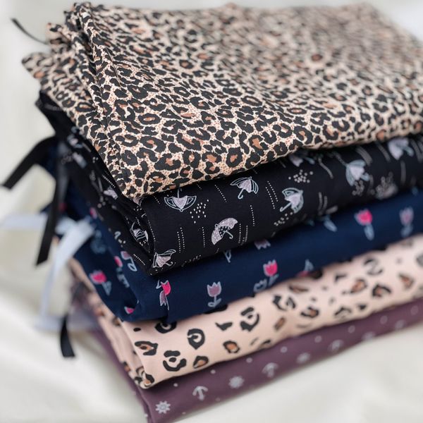 ست تیشرت و شلوار زنانه برند Attractive طرح گل لاله (نخ پنبه - رنگ سرمه‌ای)