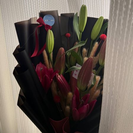 دسته گل لیلیوم سماقی