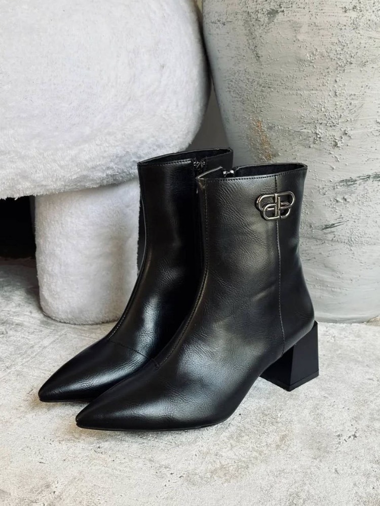 نیم بوت Balenciagaنوک تیز