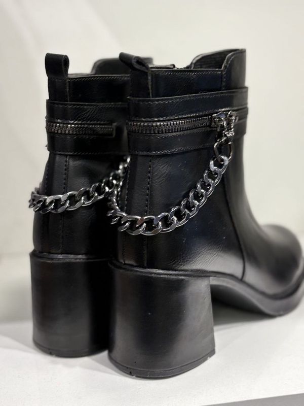 نیم بوت زنجیری