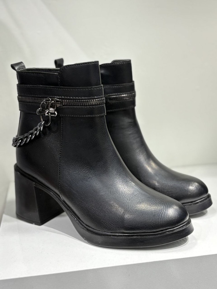 نیم بوت زنجیری