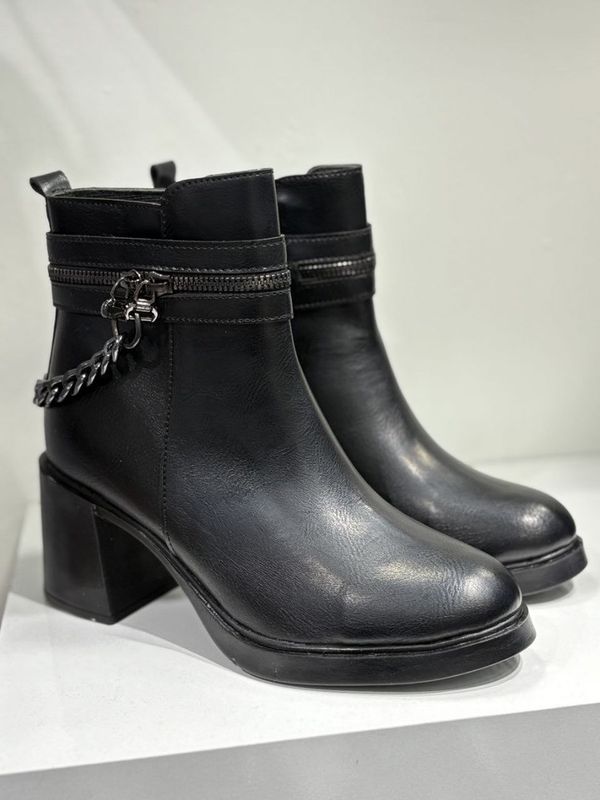 نیم بوت زنجیری