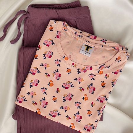 ست تیشرت شلوار خانگی گل گلبهی