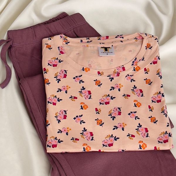 ست تیشرت شلوار خانگی گل گلبهی