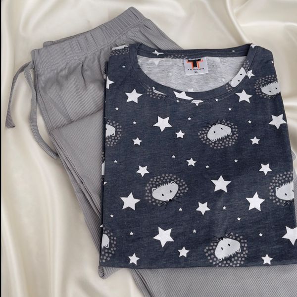 ست راحتی شیندخت؛ تیشرت جوجهتیغی قوارهدار و اندامی با شلوار فولکش