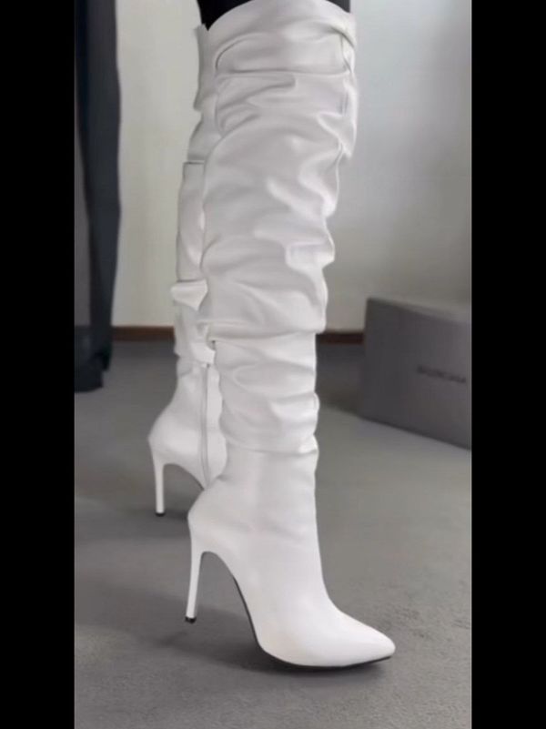 چکمه بلند نوک تیز