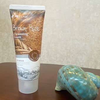فوم شستشوی صورت برنج قهوه‌ای 3W Clinic Brown Rice Cleansing Foam