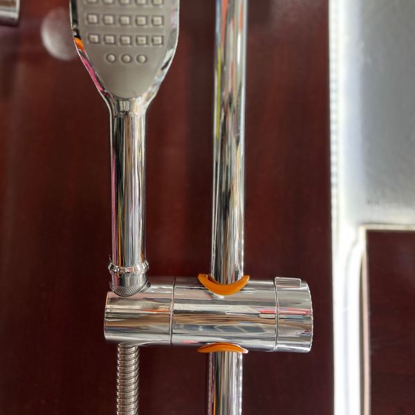 نگهدارنده گوشی دوش حمام